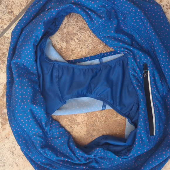 S Run Rabbit Shorts - Picture 5 of 5